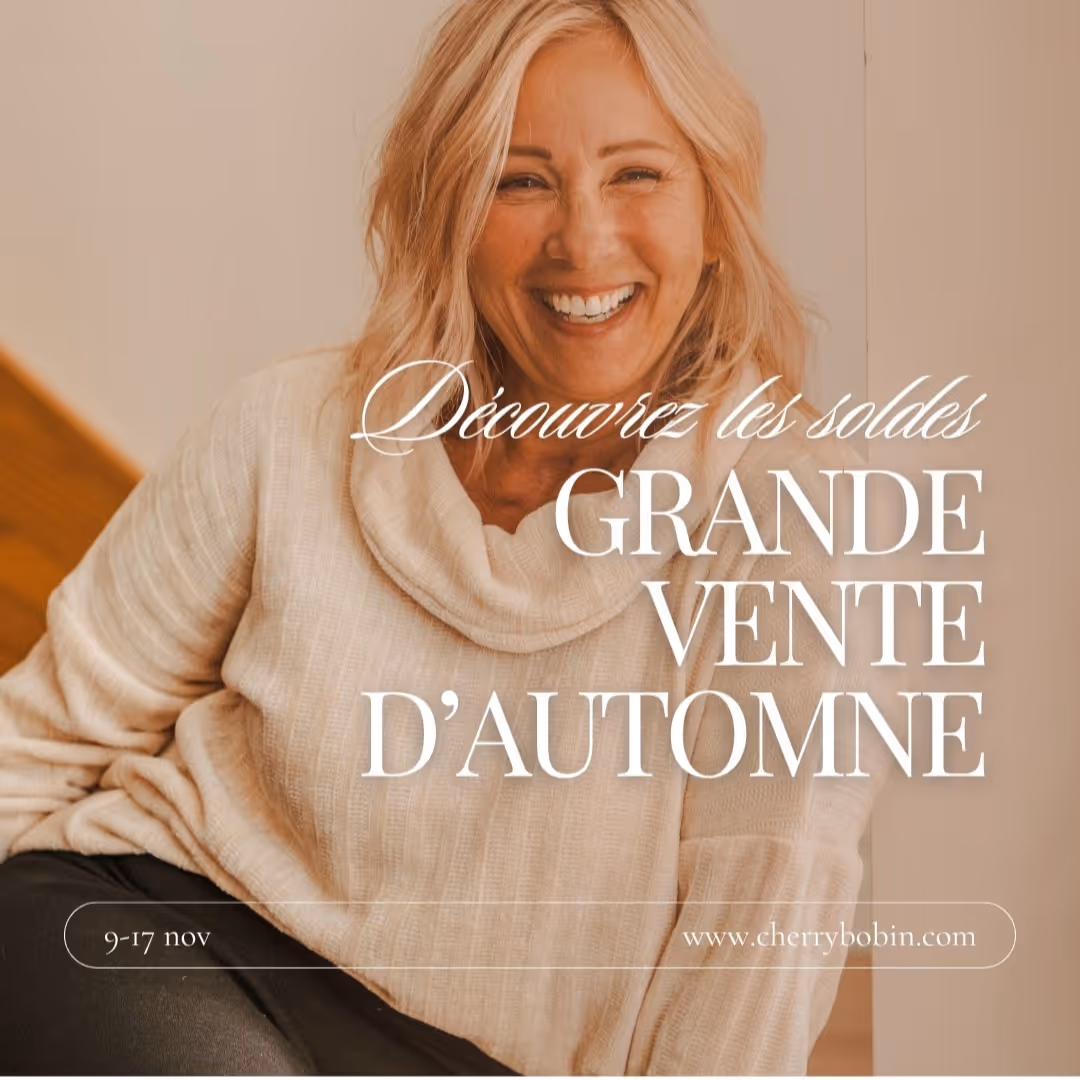 Femme souriante aux cheveux blonds portant un chandail à col roulé beige, avec texte annonçant une grande vente d'automne du 9 au 17 novembre.
